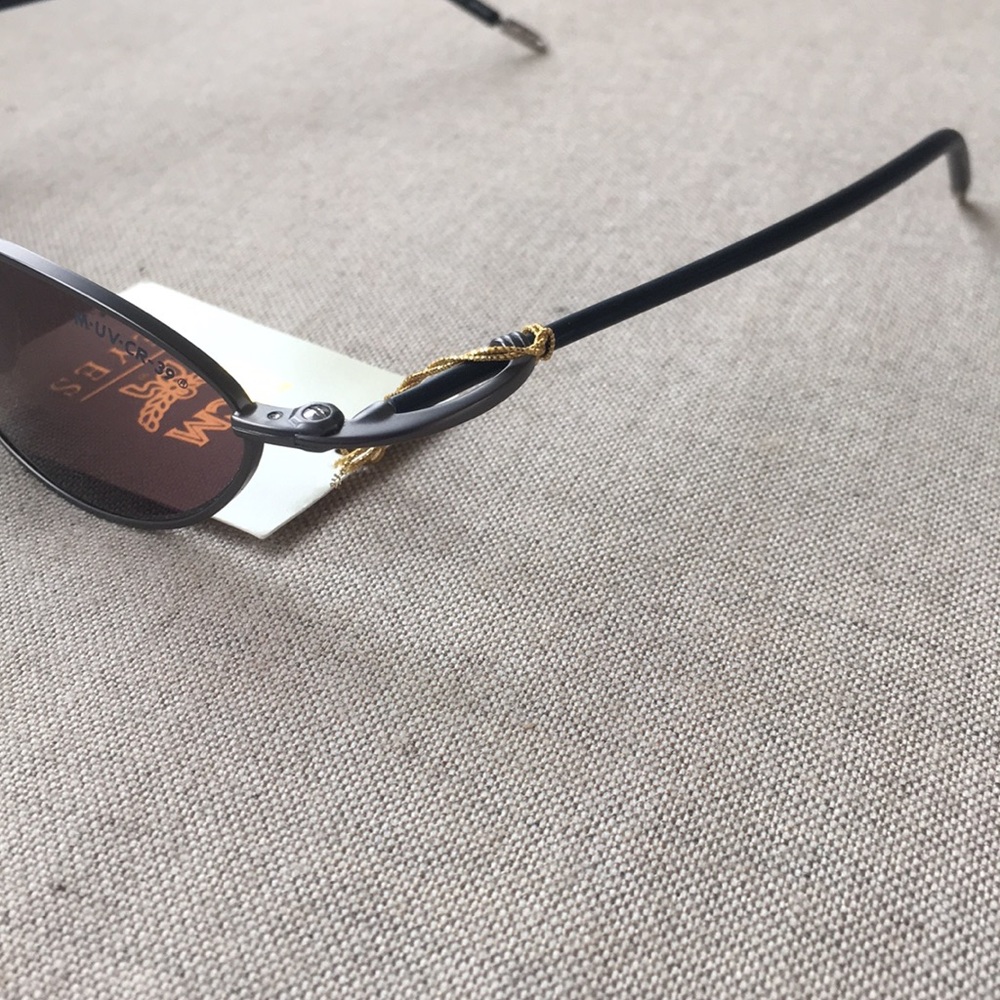 💥LAST NWOT [MCM] Authentic Retro Tiny Sunglasses - Picture 5 of 6